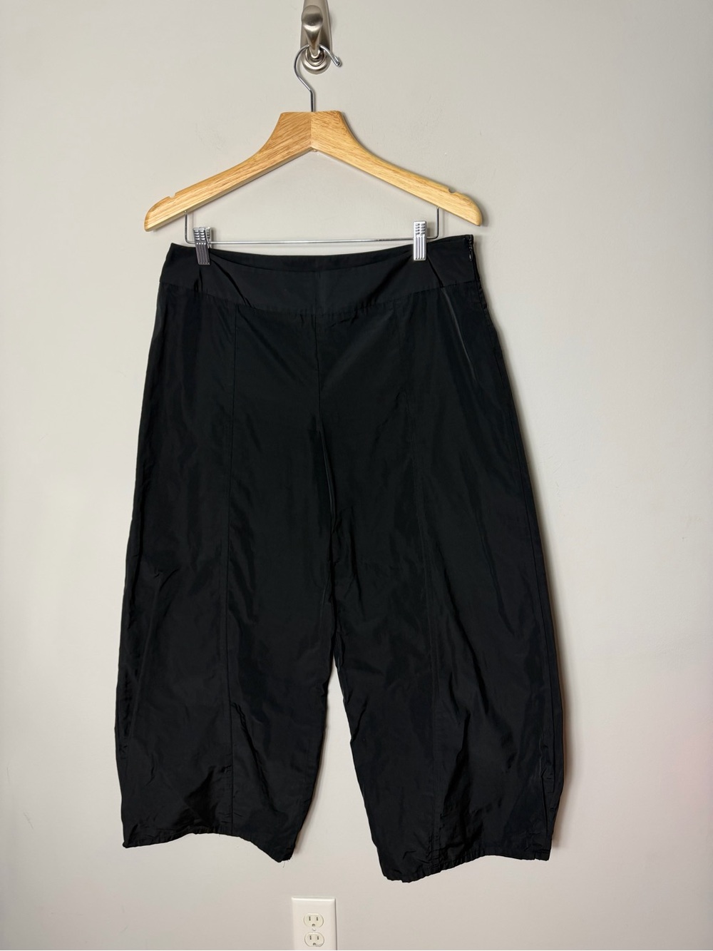 Babette Barrel Balloon Black Womens Silky Pants Size Medium 507